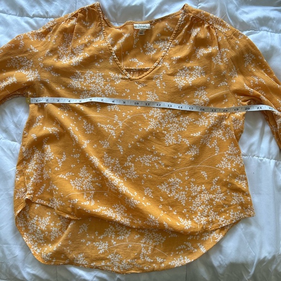 Ana Floral Marigold Peasant Top - Picture 4 of 7